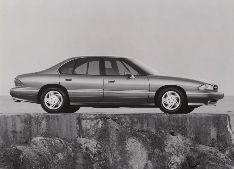  Pontiac Bonneville SE (X69P) 1992 года  (фото 1 из 8)
